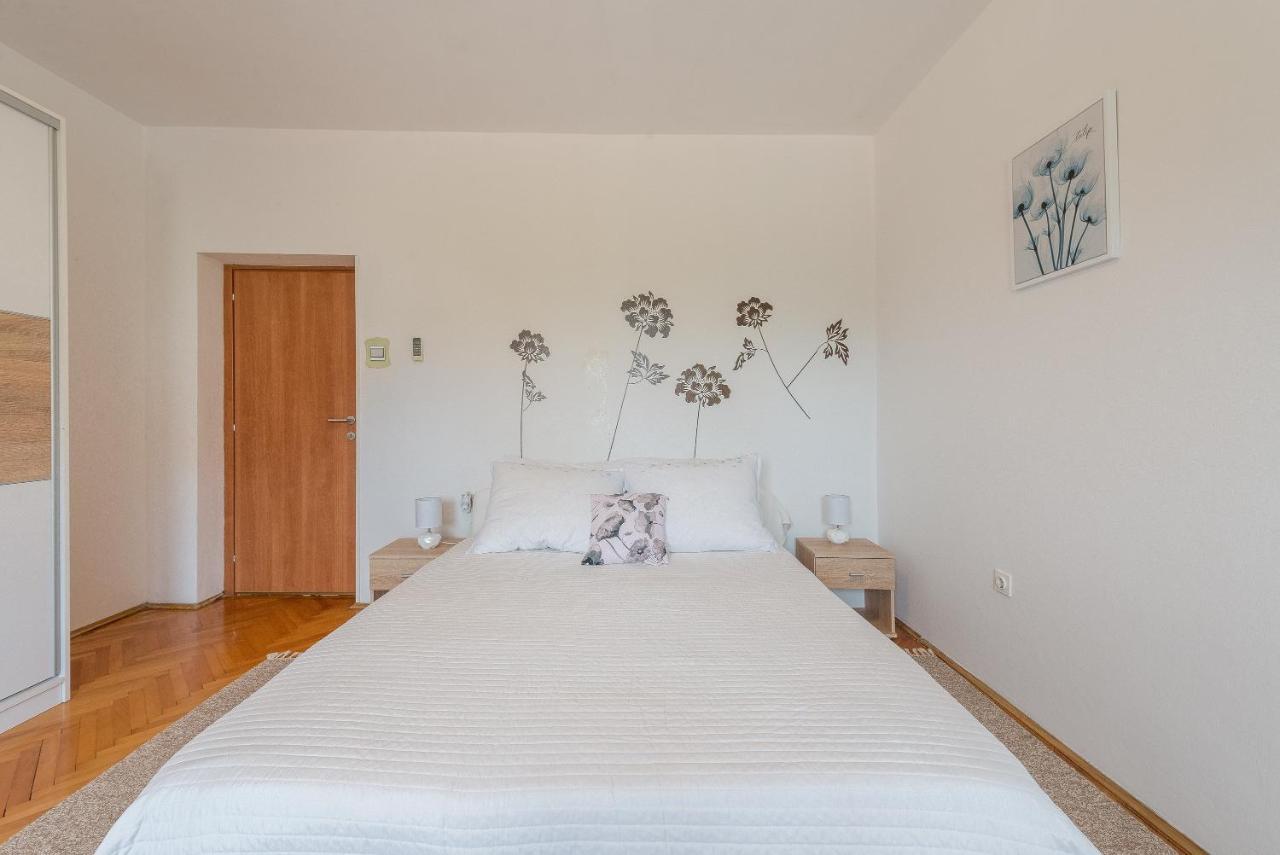 Apartments Villa Odesa With Shared Pool Zadar Exterior photo